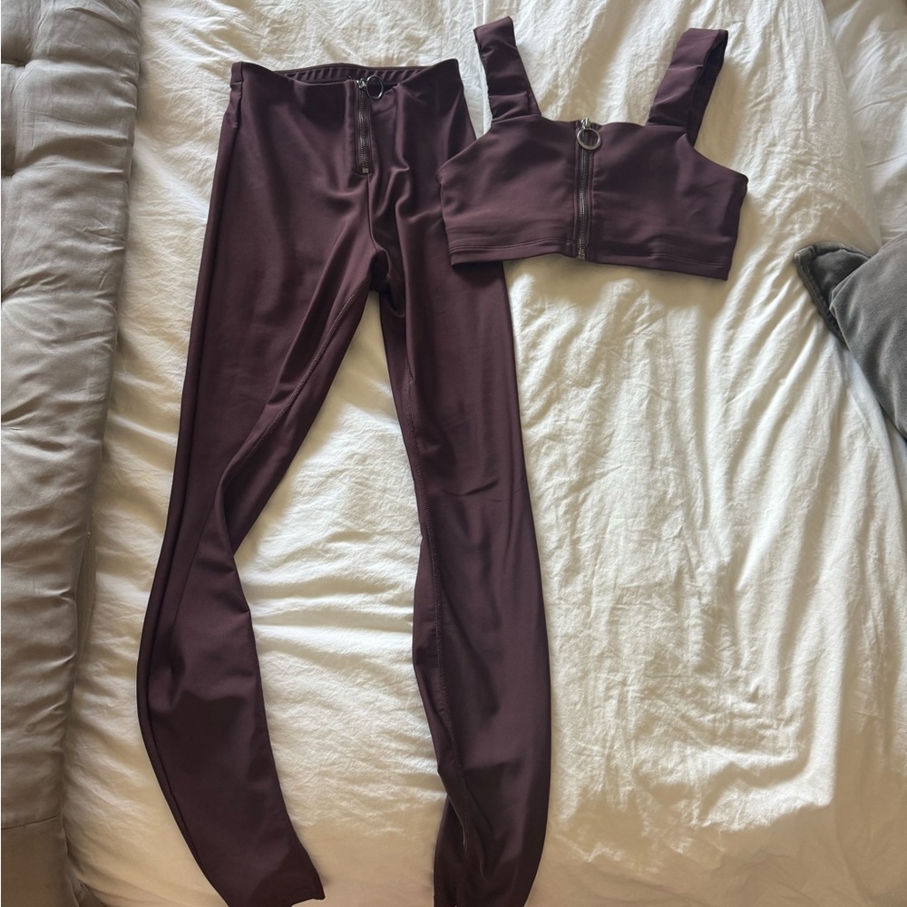 Alo Yoga Workout Set in Cherry Cola, includes top & bottom, both size S